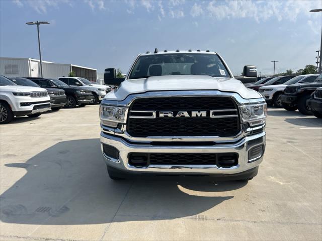 2024 RAM Ram 3500 Chassis Cab RAM 3500 TRADESMAN CREW CAB CHASSIS 4X4 60 CA