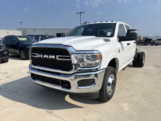 2024 RAM Ram 3500 Chassis Cab RAM 3500 TRADESMAN CREW CAB CHASSIS 4X4 60 CA