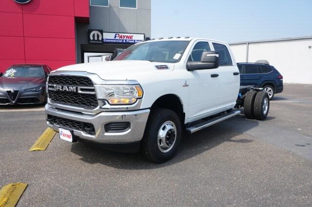 2024 RAM Ram 3500 Chassis Cab RAM 3500 TRADESMAN CREW CAB CHASSIS 4X4 60 CA