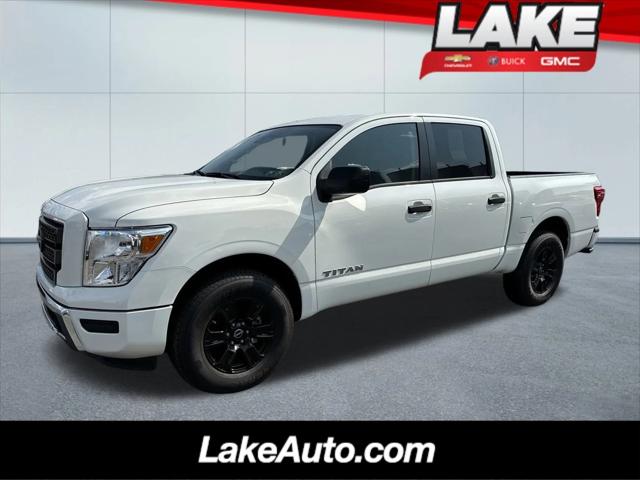 2024 Nissan TITAN Crew Cab SV 4x4