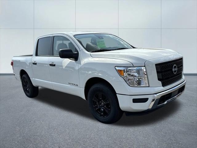 2024 Nissan TITAN Crew Cab SV 4x4