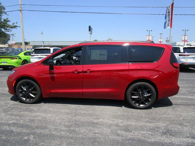 2024 Chrysler Pacifica PACIFICA TOURING L