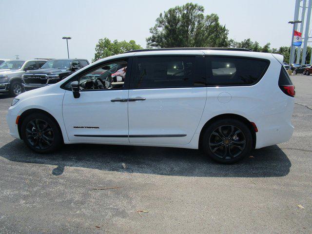 2024 Chrysler Pacifica PACIFICA TOURING L