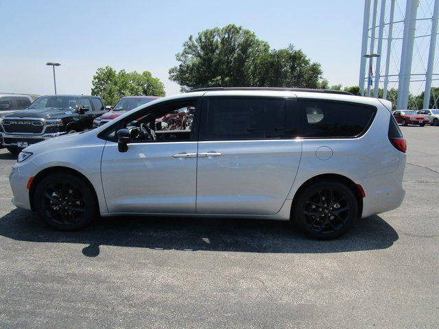 2024 Chrysler Pacifica PACIFICA TOURING L