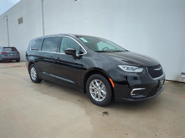 2024 Chrysler Pacifica PACIFICA TOURING L