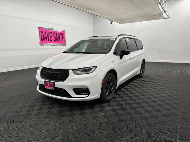 2024 Chrysler Pacifica Hybrid PACIFICA PLUG-IN HYBRID PREMIUM S APPEARANCE