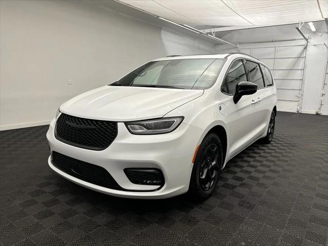 2024 Chrysler Pacifica Hybrid PACIFICA PLUG-IN HYBRID PREMIUM S APPEARANCE