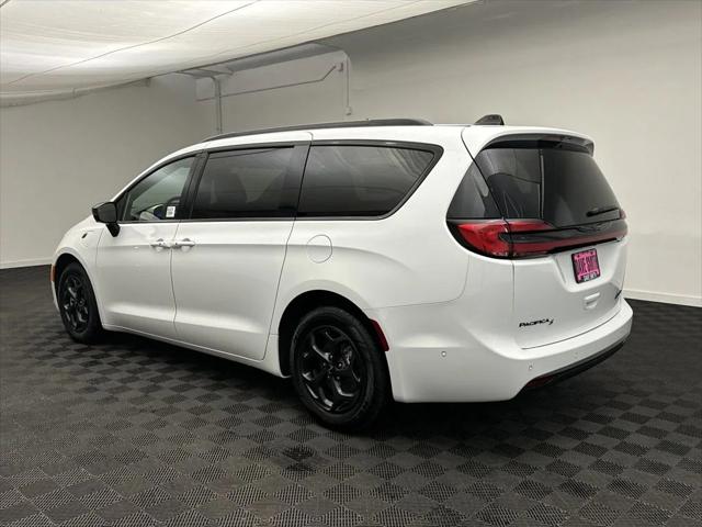 2024 Chrysler Pacifica Hybrid PACIFICA PLUG-IN HYBRID PREMIUM S APPEARANCE