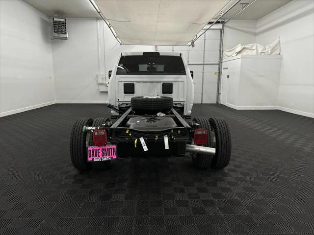 2024 RAM Ram 5500 Chassis Cab RAM 5500 TRADESMAN CHASSIS CREW CAB 4X4 60 CA