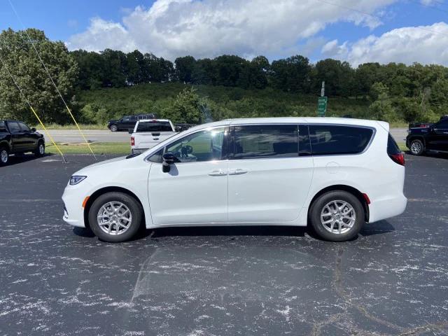 2024 Chrysler Pacifica PACIFICA TOURING L