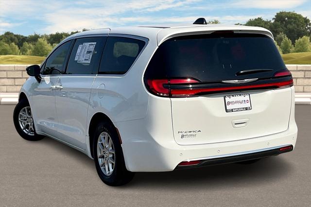 2024 Chrysler Pacifica PACIFICA TOURING L