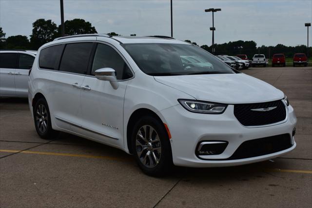 2024 Chrysler Pacifica Hybrid PACIFICA PLUG-IN HYBRID PINNACLE