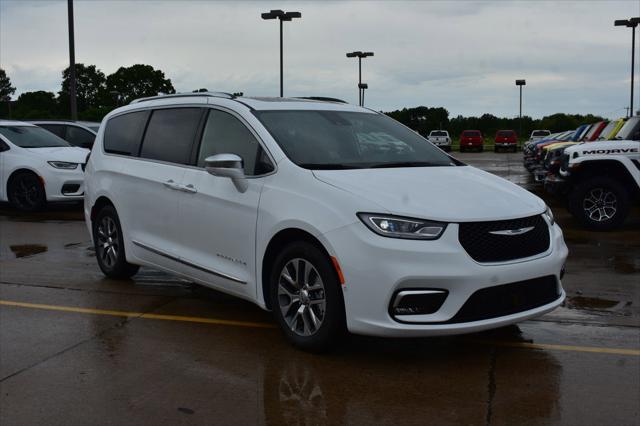 2024 Chrysler Pacifica Hybrid PACIFICA PLUG-IN HYBRID PINNACLE