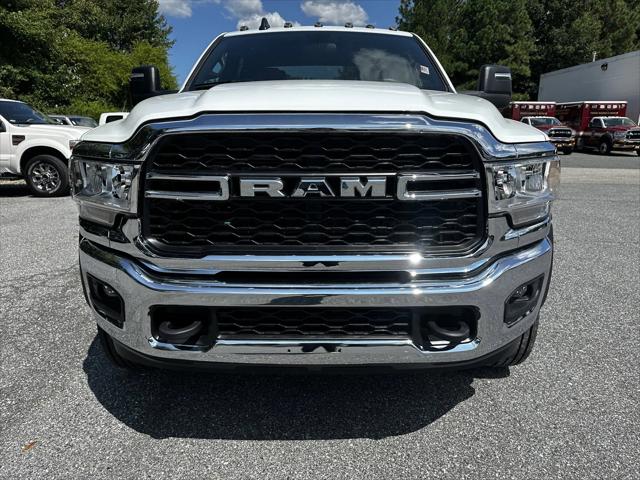 2024 RAM Ram 5500 Chassis Cab RAM 5500 TRADESMAN CHASSIS CREW CAB 4X4 84 CA