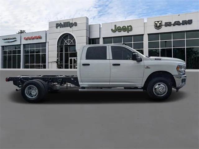 2024 RAM Ram 3500 Chassis Cab RAM 3500 TRADESMAN CREW CAB CHASSIS 4X4 60 CA