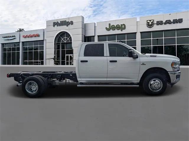 2024 RAM Ram 3500 Chassis Cab RAM 3500 TRADESMAN CREW CAB CHASSIS 4X4 60 CA