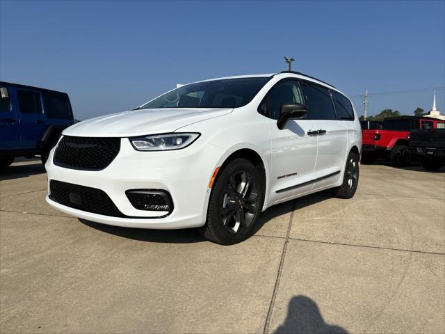 2024 Chrysler Pacifica PACIFICA TOURING L AWD