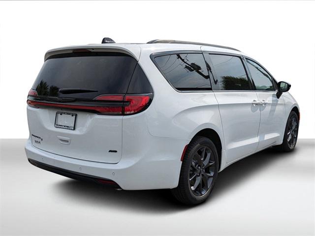 2024 Chrysler Pacifica PACIFICA TOURING L AWD