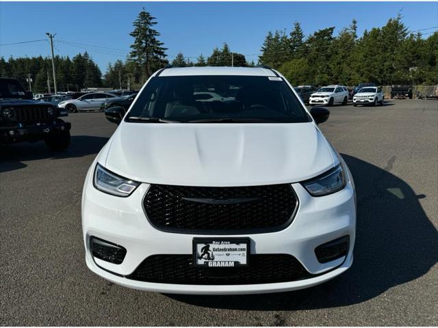 2024 Chrysler Pacifica PACIFICA TOURING L