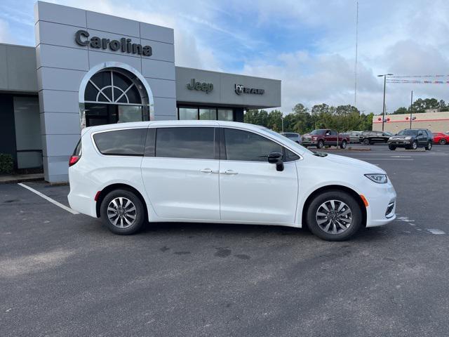 2024 Chrysler Pacifica Hybrid PACIFICA PLUG-IN HYBRID SELECT