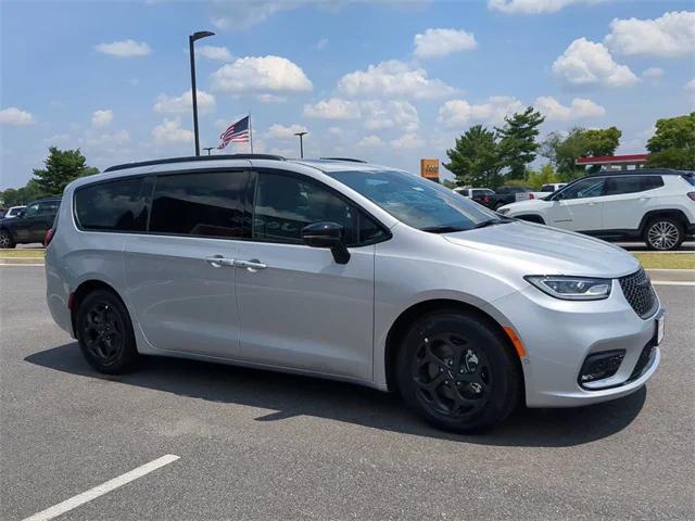 2024 Chrysler Pacifica Hybrid PACIFICA PLUG-IN HYBRID PREMIUM S APPEARANCE