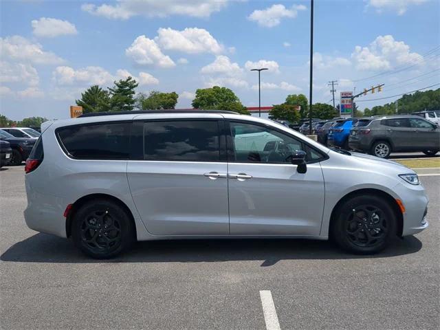 2024 Chrysler Pacifica Hybrid PACIFICA PLUG-IN HYBRID PREMIUM S APPEARANCE