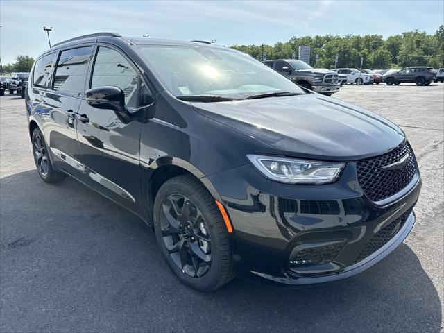 2024 Chrysler Pacifica PACIFICA TOURING L AWD