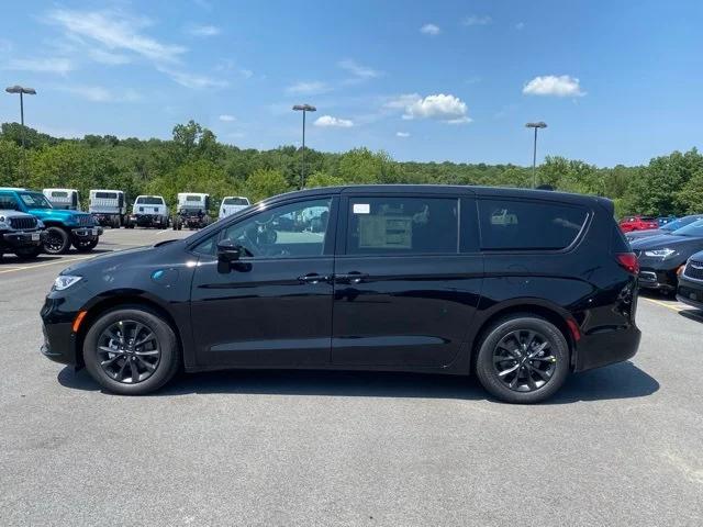 2024 Chrysler Pacifica Hybrid PACIFICA PLUG-IN HYBRID S APPEARANCE