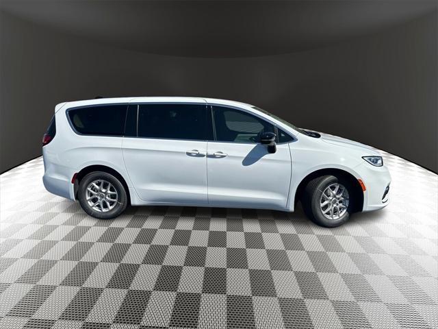 2024 Chrysler Pacifica PACIFICA TOURING L