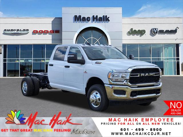 2024 RAM Ram 3500 Chassis Cab RAM 3500 TRADESMAN CREW CAB CHASSIS 4X4 60 CA