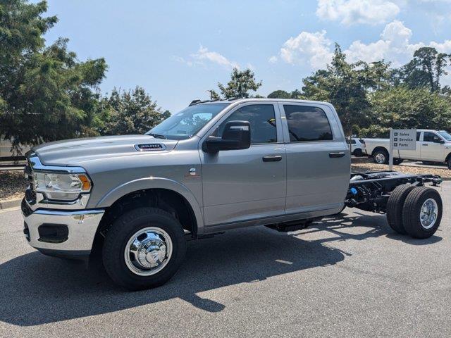 2024 RAM Ram 3500 Chassis Cab RAM 3500 TRADESMAN CREW CAB CHASSIS 4X4 60 CA