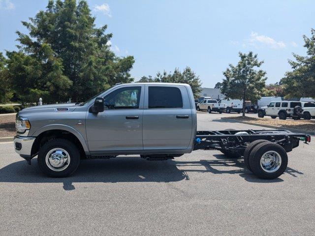 2024 RAM Ram 3500 Chassis Cab RAM 3500 TRADESMAN CREW CAB CHASSIS 4X4 60 CA