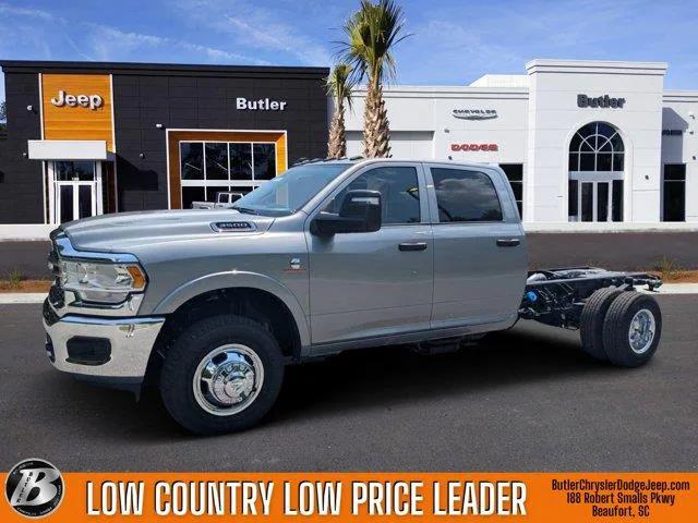 2024 RAM Ram 3500 Chassis Cab RAM 3500 TRADESMAN CREW CAB CHASSIS 4X4 60 CA