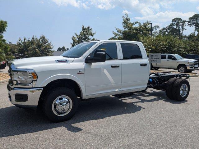 2024 RAM Ram 3500 Chassis Cab RAM 3500 TRADESMAN CREW CAB CHASSIS 4X4 60 CA