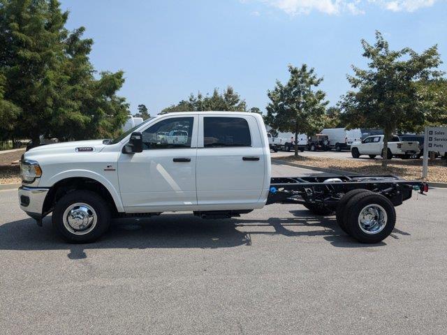 2024 RAM Ram 3500 Chassis Cab RAM 3500 TRADESMAN CREW CAB CHASSIS 4X4 60 CA