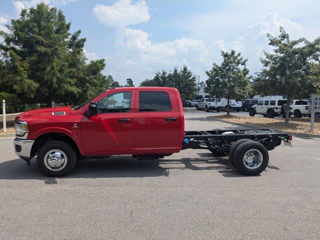 2024 RAM Ram 3500 Chassis Cab RAM 3500 TRADESMAN CREW CAB CHASSIS 4X4 60 CA