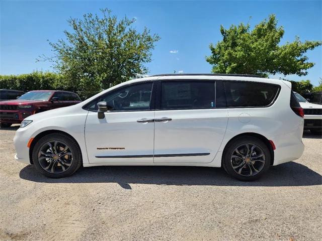 2024 Chrysler Pacifica PACIFICA TOURING L