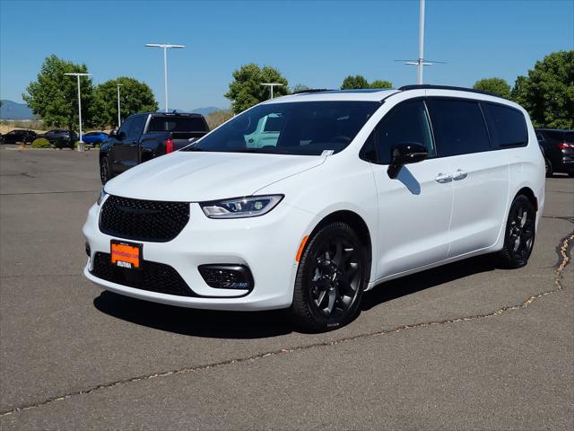 2024 Chrysler Pacifica PACIFICA TOURING L