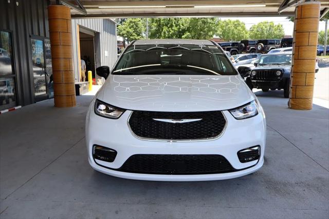 2024 Chrysler Pacifica Hybrid PACIFICA PLUG-IN HYBRID SELECT