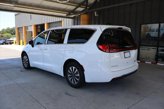 2024 Chrysler Pacifica Hybrid PACIFICA PLUG-IN HYBRID SELECT