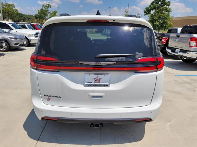 2024 Chrysler Pacifica PACIFICA TOURING L