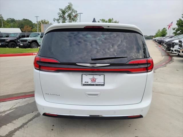 2024 Chrysler Pacifica PACIFICA TOURING L