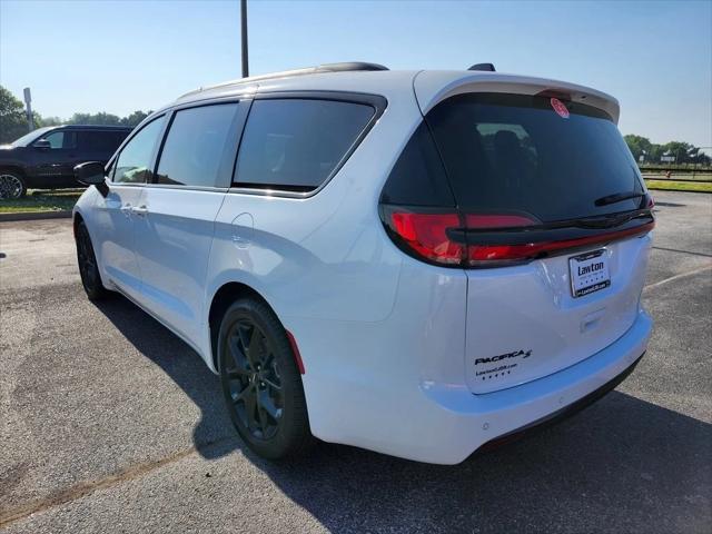 2024 Chrysler Pacifica PACIFICA TOURING L