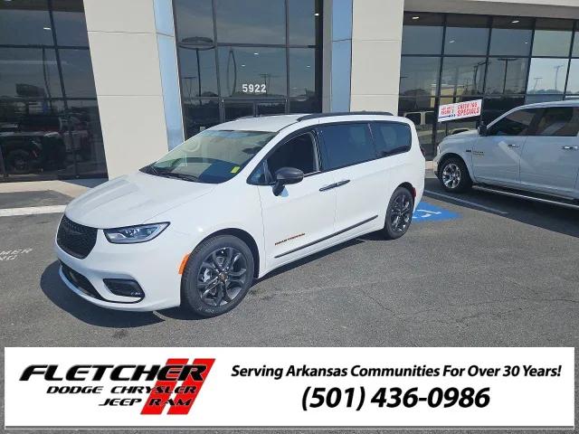 2024 Chrysler Pacifica PACIFICA TOURING L