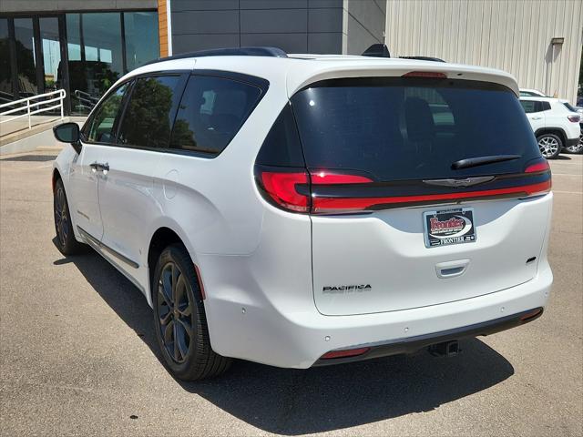 2024 Chrysler Pacifica PACIFICA TOURING L AWD