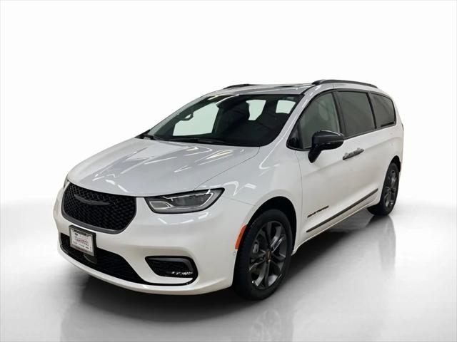 2024 Chrysler Pacifica PACIFICA TOURING L AWD