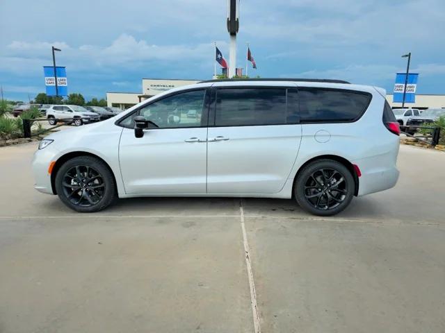 2024 Chrysler Pacifica PACIFICA TOURING L