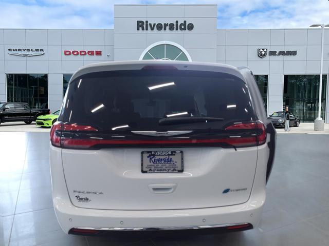 2024 Chrysler Pacifica Hybrid PACIFICA PLUG-IN HYBRID SELECT