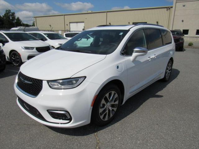 2024 Chrysler Pacifica Hybrid PACIFICA PLUG-IN HYBRID PINNACLE