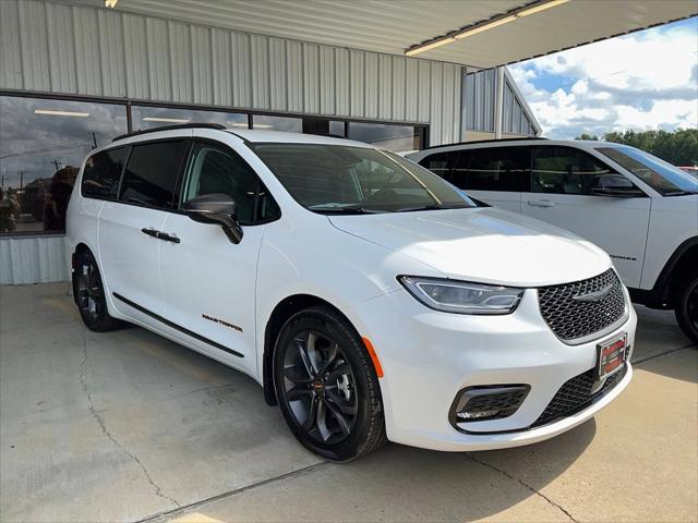 2024 Chrysler Pacifica PACIFICA TOURING L